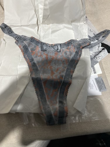 Westward bound latex - bound,